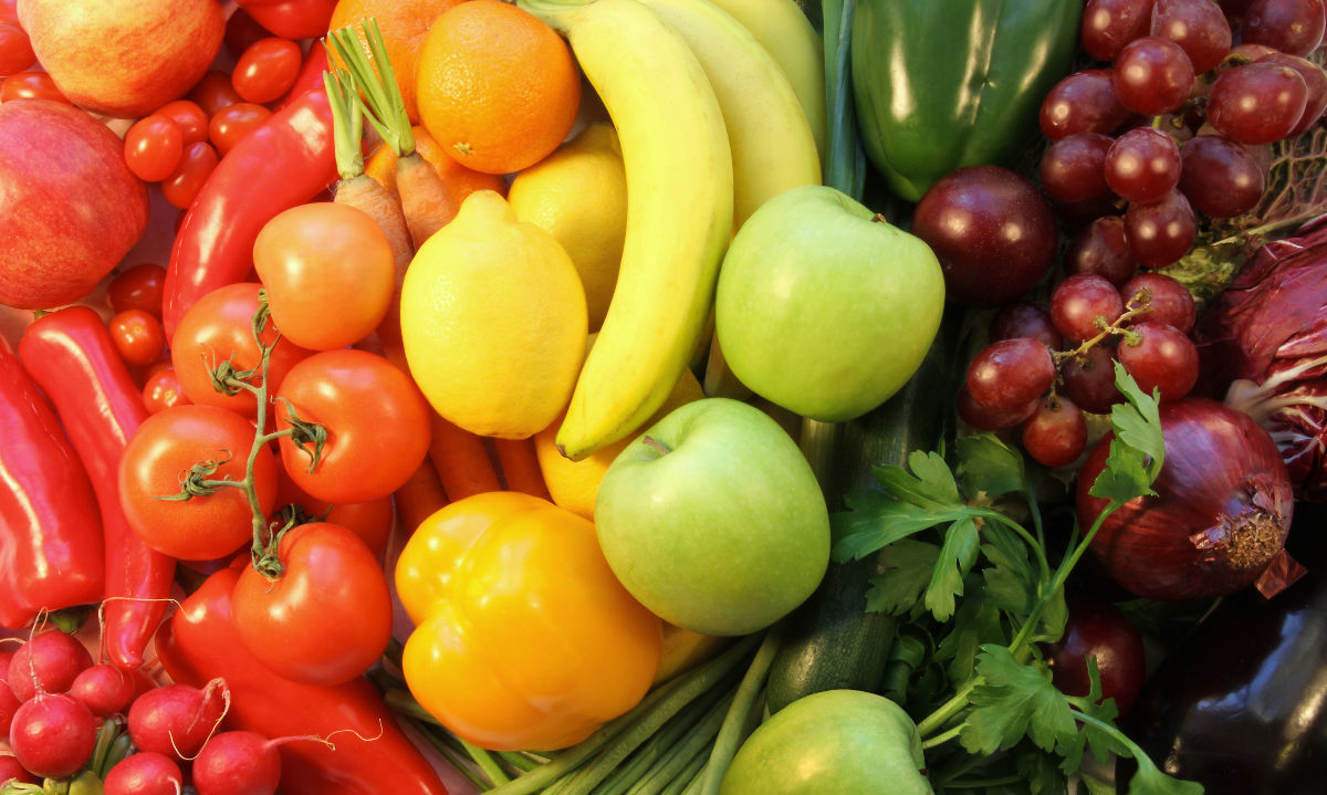 ¿Hay diferencias en alimentos frescos, como frutas y verduras, y los congelados?