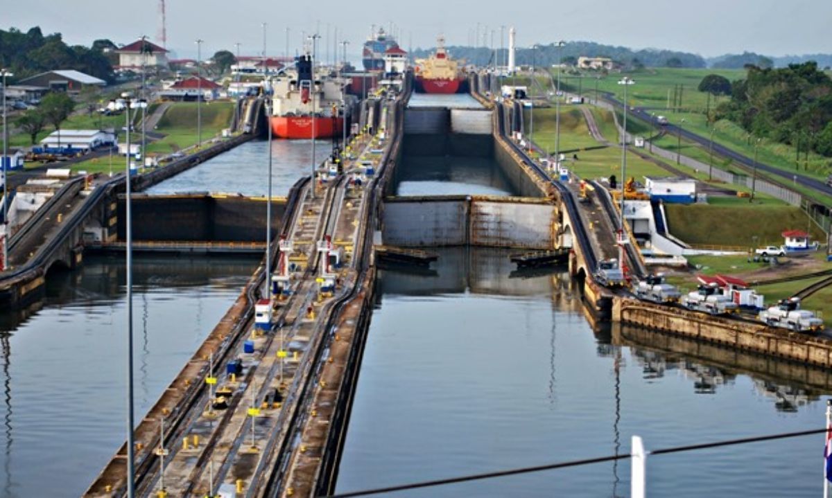 Canal de Panamá sigue aumentando precios en calado y tránsito diario